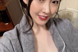 美女穿灰丝裤袜[全集]电影海报