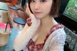 h动漫姐姐全集magnet[720P]电影海报